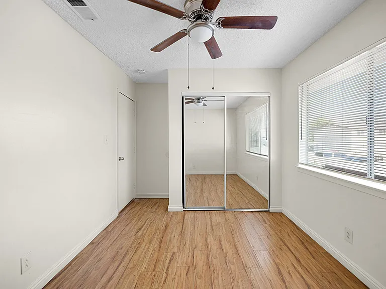 Golden Date Apartments — Photo 21