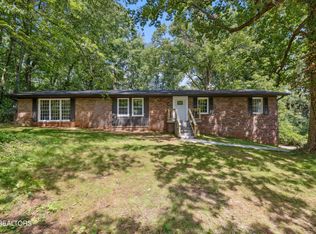 2433 Alberta Dr, Knoxville, TN 37920