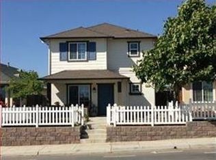 805 Rogge Rd, Salinas, CA 93906