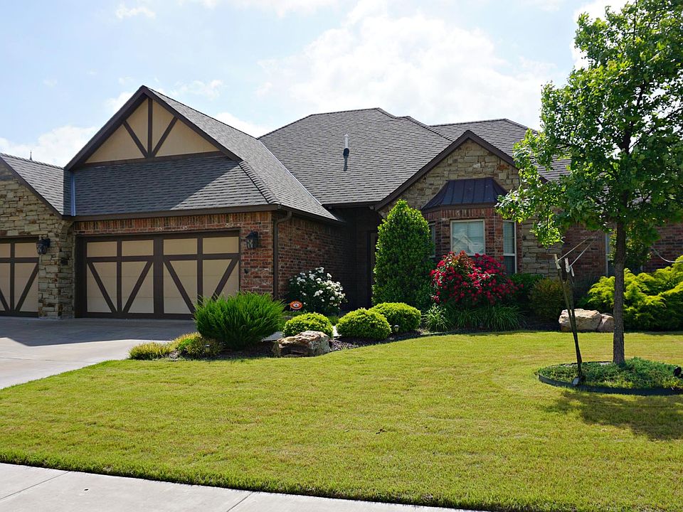 1st image of 610 NW Brookehaven Ptwy