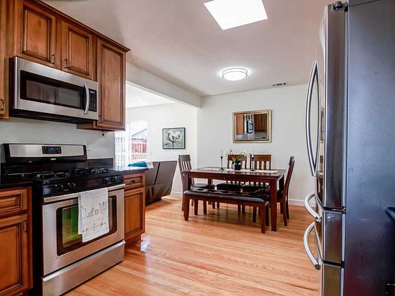 5th image of 5583 Dwight Ave