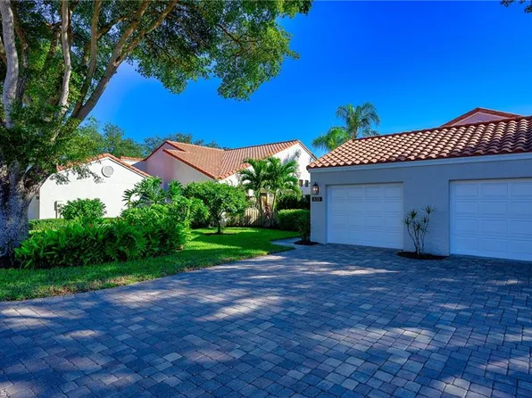 833 Reef Point Cir, Naples, FL 34108