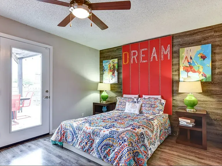 2101 Burton Dr — Photo 21