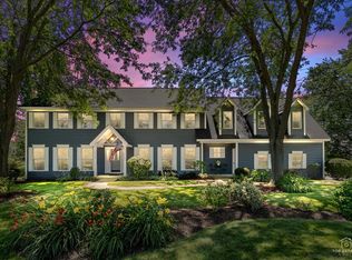 1513 N Applewood Ln, Spring Grove, IL 60081