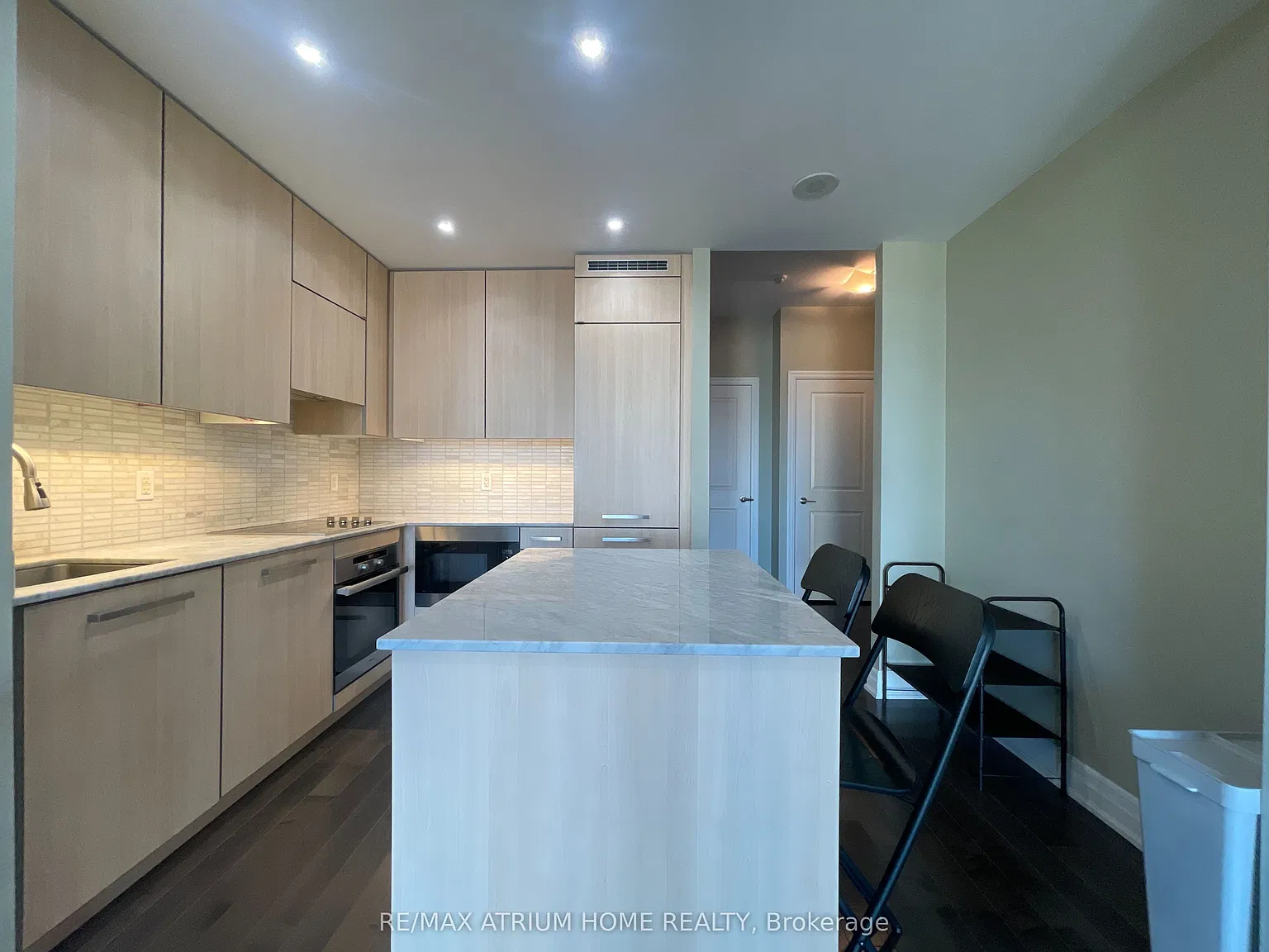 2 bed, $2,900 — Photo 1