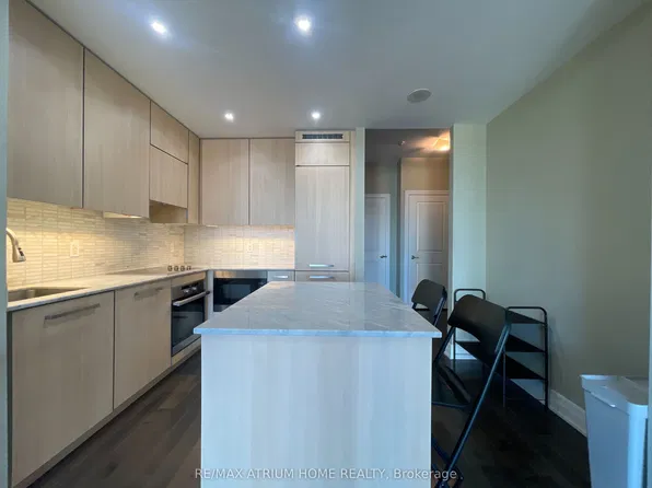 8 The Esplanade St, Toronto, ON