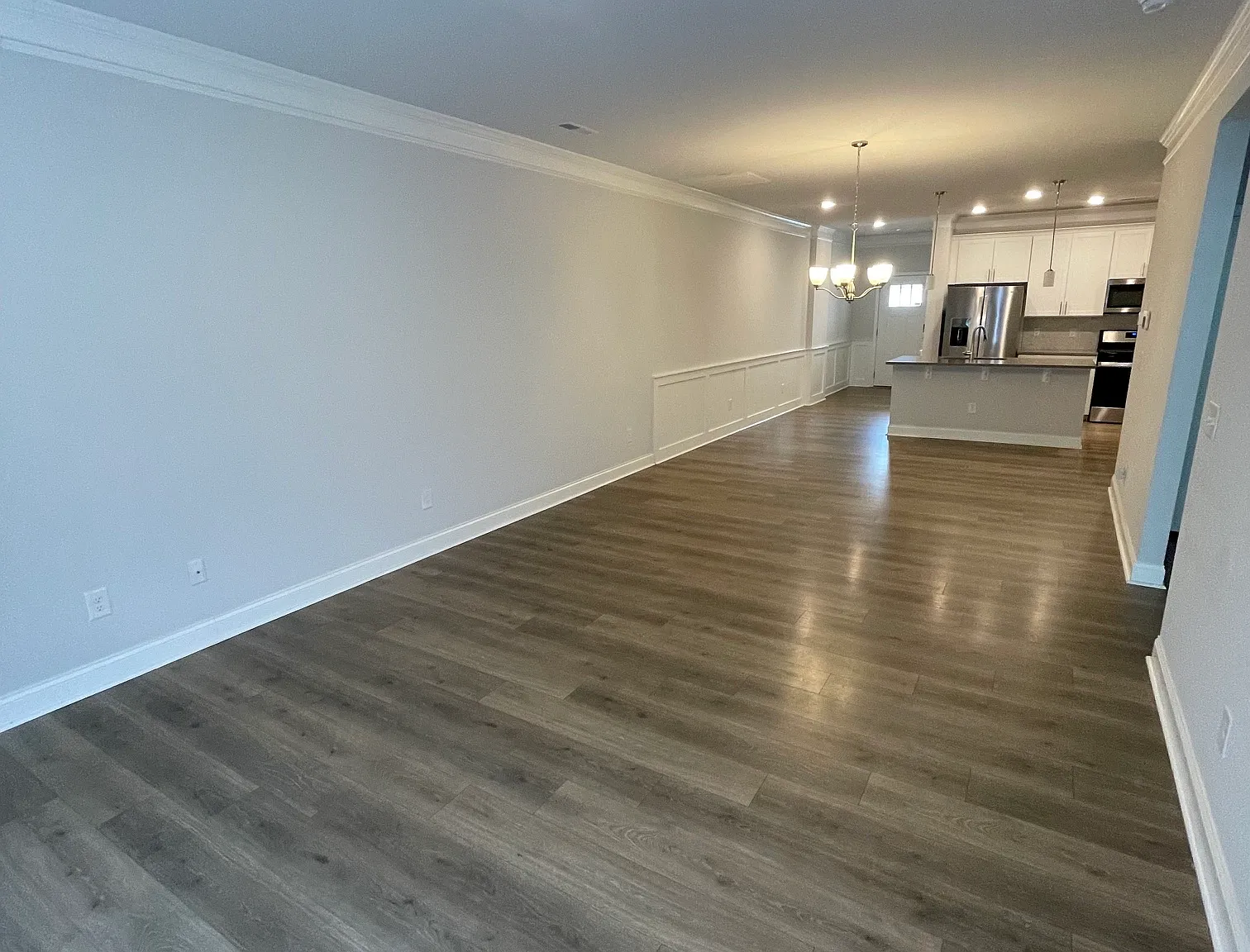 4 bed, 2439 sqft, $2,500 — Photo 4