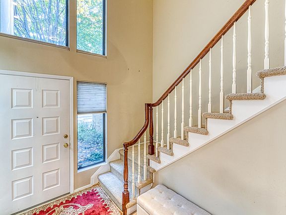 2nd image of 39 Wimbledon Dr