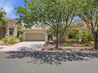 2204 Scarlet Rose Dr, Las Vegas, NV 89134