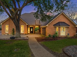 2410 Lone Oak Trl, Garland, TX 75044