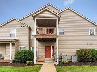 631 Stonegate Dr, Sycamore, IL 60178