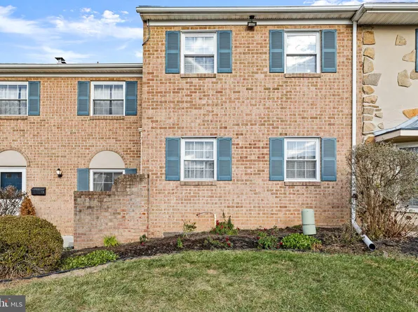 11 Donovan Ct, North Wales, PA 19454