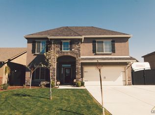 9312 Pilgrim Heights Dr, Bakersfield, CA 93313