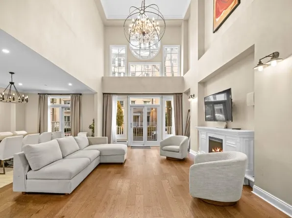 208 Shearwater Ct BLDG 207 #15, Jersey City, NJ 07305