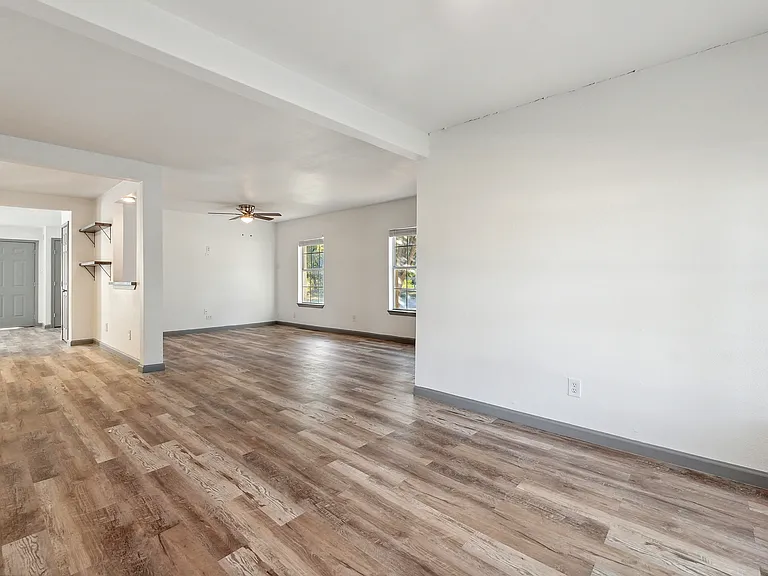 843 Zachry Dr — Photo 11