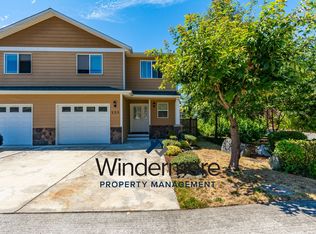 225 NE Melrose Dr, Oak Harbor, WA 98277