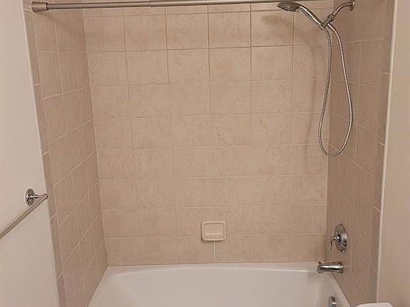 3rd image of 123 College Pl Unit 1007