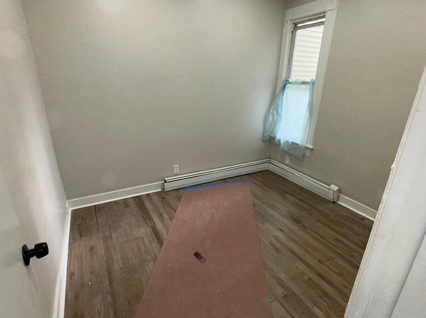 472 E 26th St APT 1