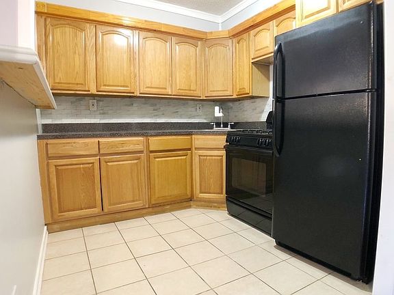 2nd image of 1748 Lacombe Ave #3