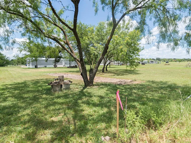 2592 County Road 152 — Photo 31