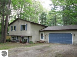 843 Cedar Trl, Interlochen, MI 49643