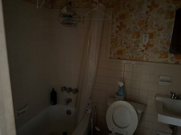 4th image of 3619 Madolyn Ln