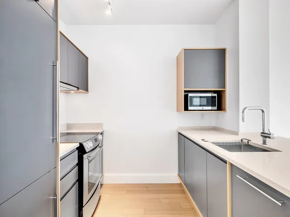 10 City Point image 5 of 28