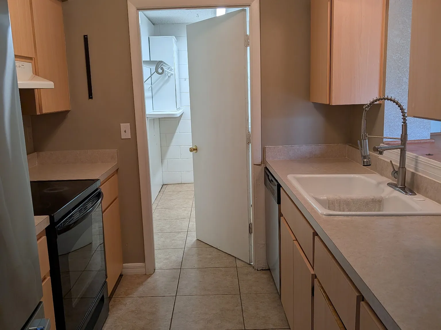 3 bed, 1494 sqft, $1,875 — Photo 4