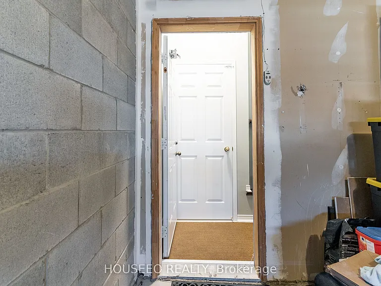 3324 Sunlight St #BASEMENT — Photo 16