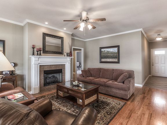 4th image of 281 Osprey Dr