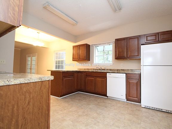 3rd image of 2741 Cottonwood Ln