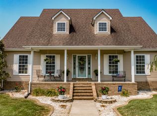 904 G V Hale Ave, Russell Springs, KY 42642