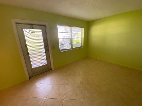 4th image of 95 Cambridge E #95