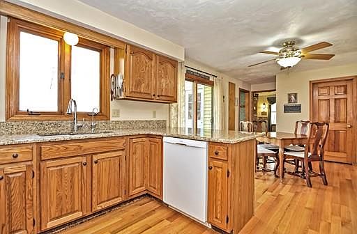 4th image of 17 Liberty Hill Dr