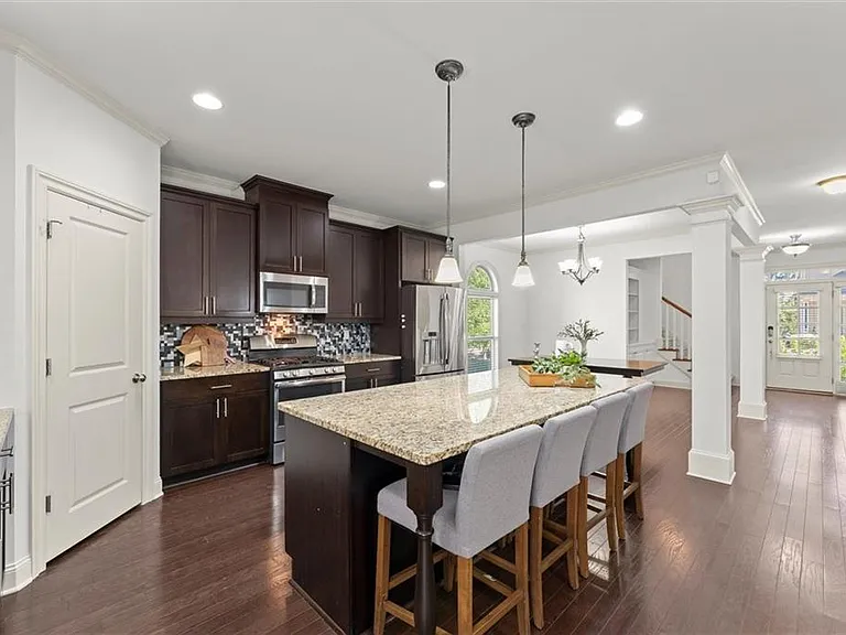 2770 Prado Ln — Photo 11