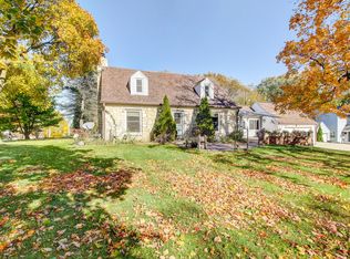 11422 W Potter Rd, Wauwatosa, WI 53226