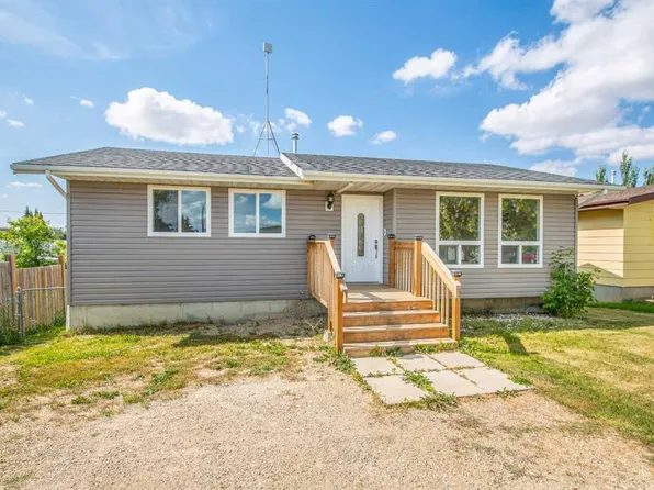 216 2nd St E, Lashburn, SK S0M 1H0