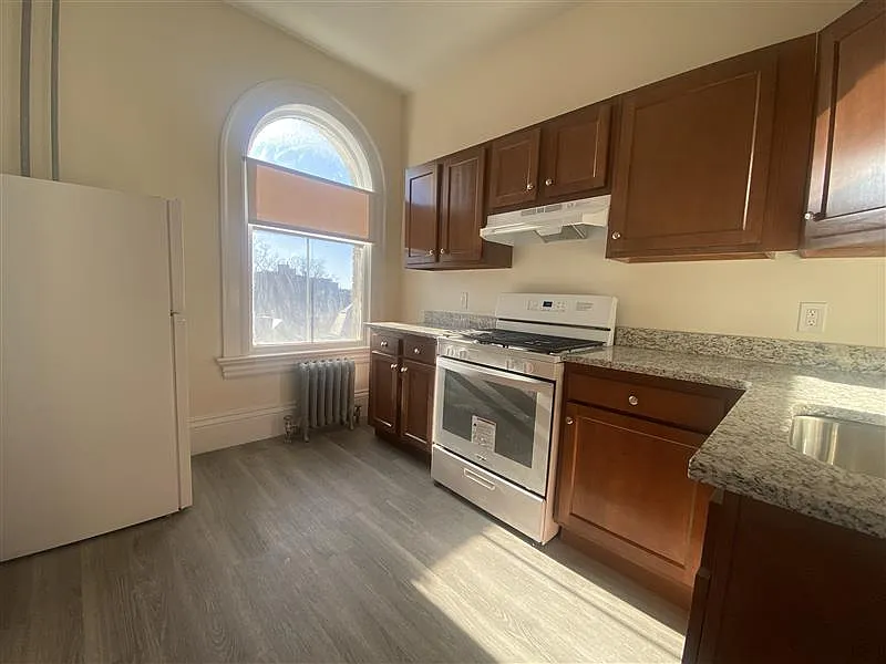 1 bed, $2,800 — Photo 2