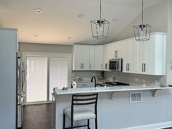 2nd image of 13749 Crestview Ct