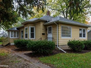 309 Oak St, Three Oaks, MI 49128