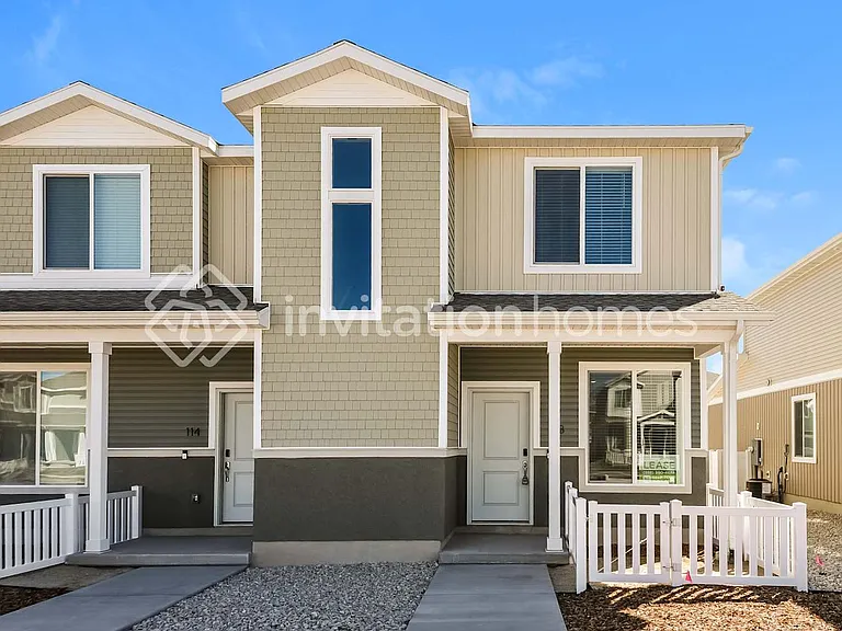 108 N Riverside Dr — Photo 1