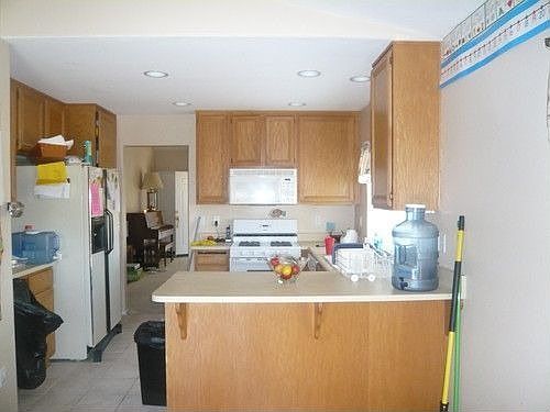 4th image of 26840 Maple Glen St