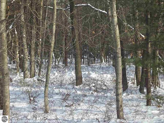 4th image of Lakewood Dr