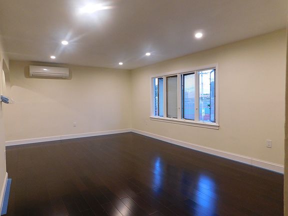 3rd image of 17321 Booth Memorial Ave #2FL