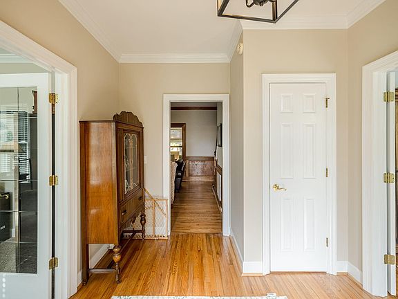 5th image of 810 Woodberry Drive