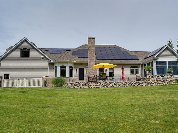 3rd image of 40 Frasier Ln