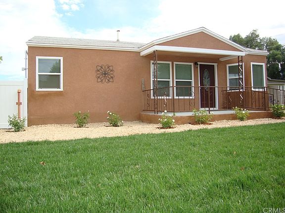 2nd image of 152 W Avenue L #L