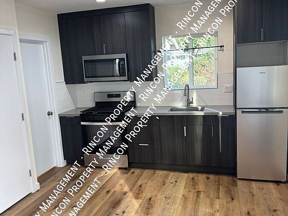 3rd image of 1875 Sunridge Dr #A