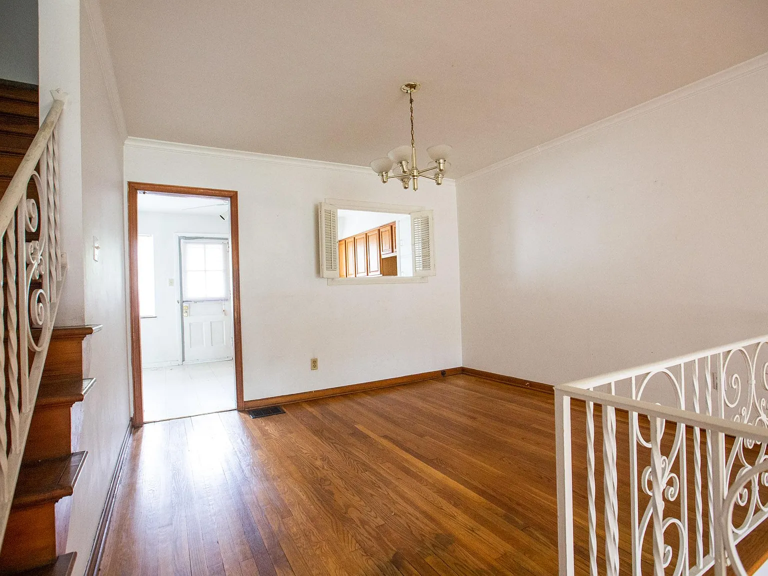 2 bed, 1400 sqft, $1,900 — Photo 4