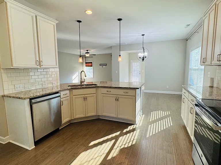 122 Permeta Dr — Photo 31